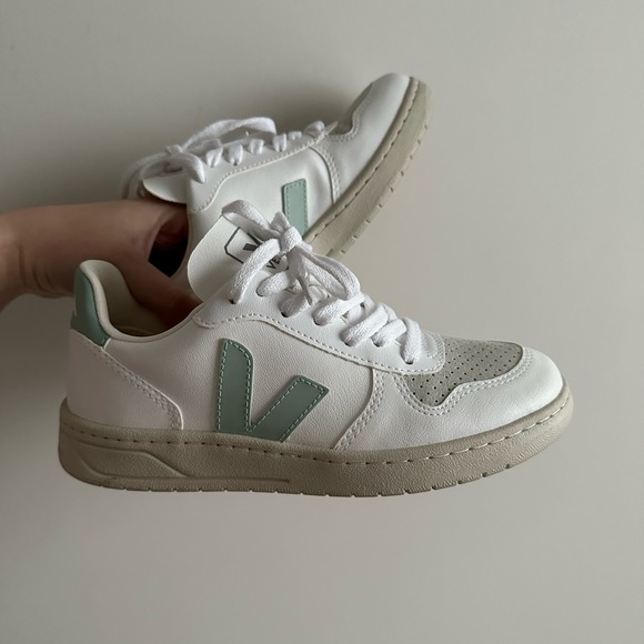 Veja V-10 CWL White Matcha tennis shoes/sneakers - size US 5 EU EUR 36 - Picture 1 of 6